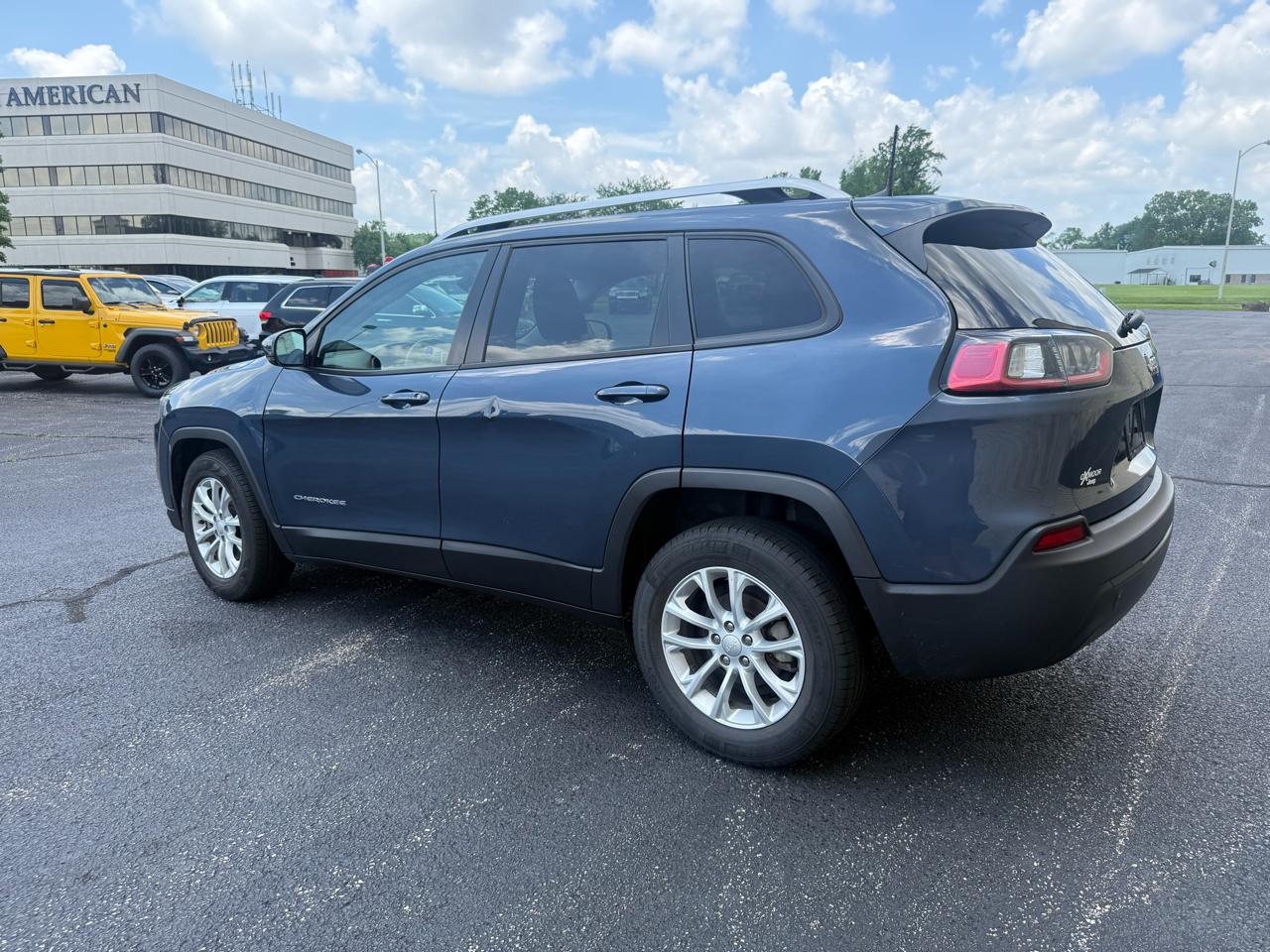 Jeep Cherokee Latitude FWD 2021
