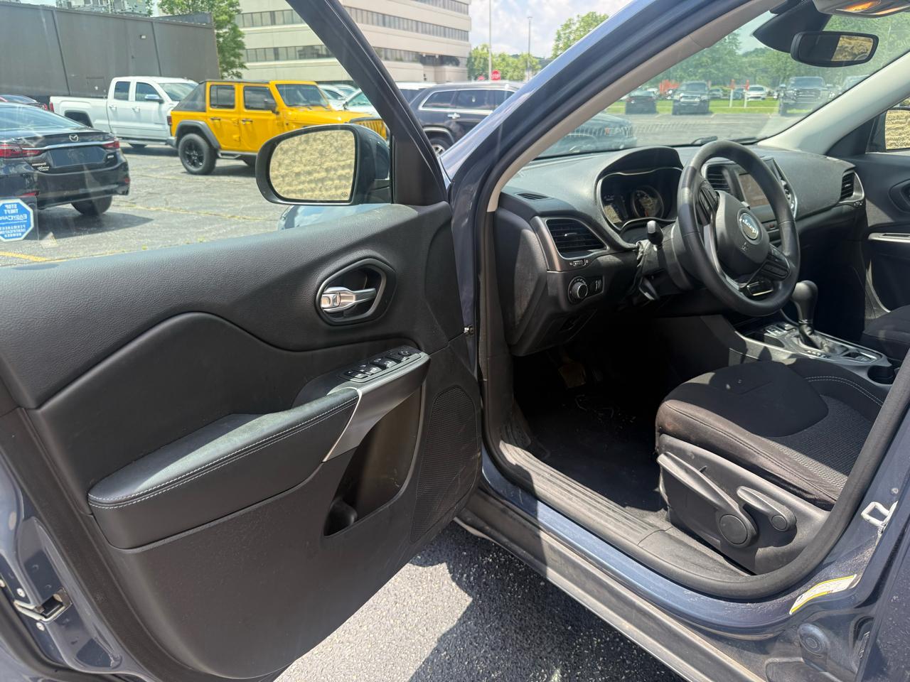 Jeep Cherokee Latitude FWD 2021