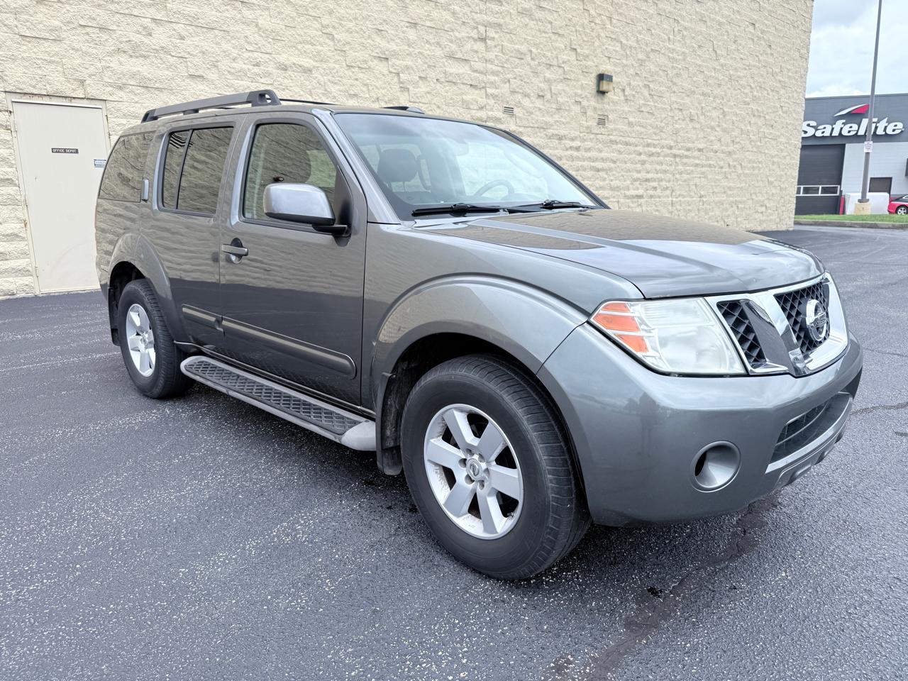 Nissan Pathfinder LE 4WD 2008