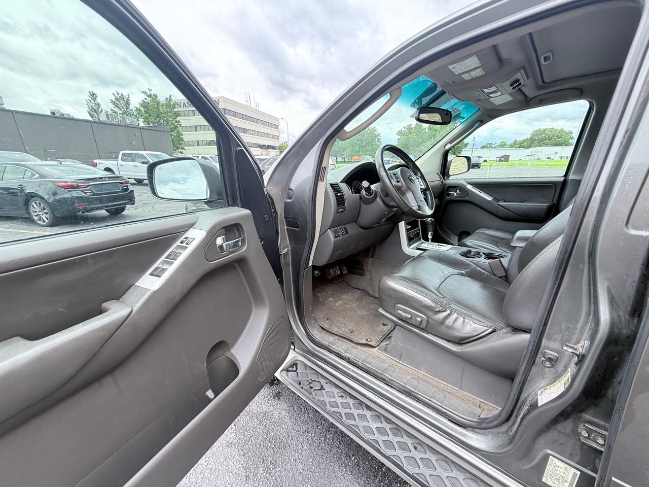 Nissan Pathfinder LE 4WD 2008