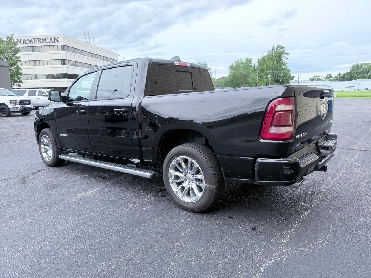 RAM 1500 Laramie Crew Cab SWB 4WD 2024