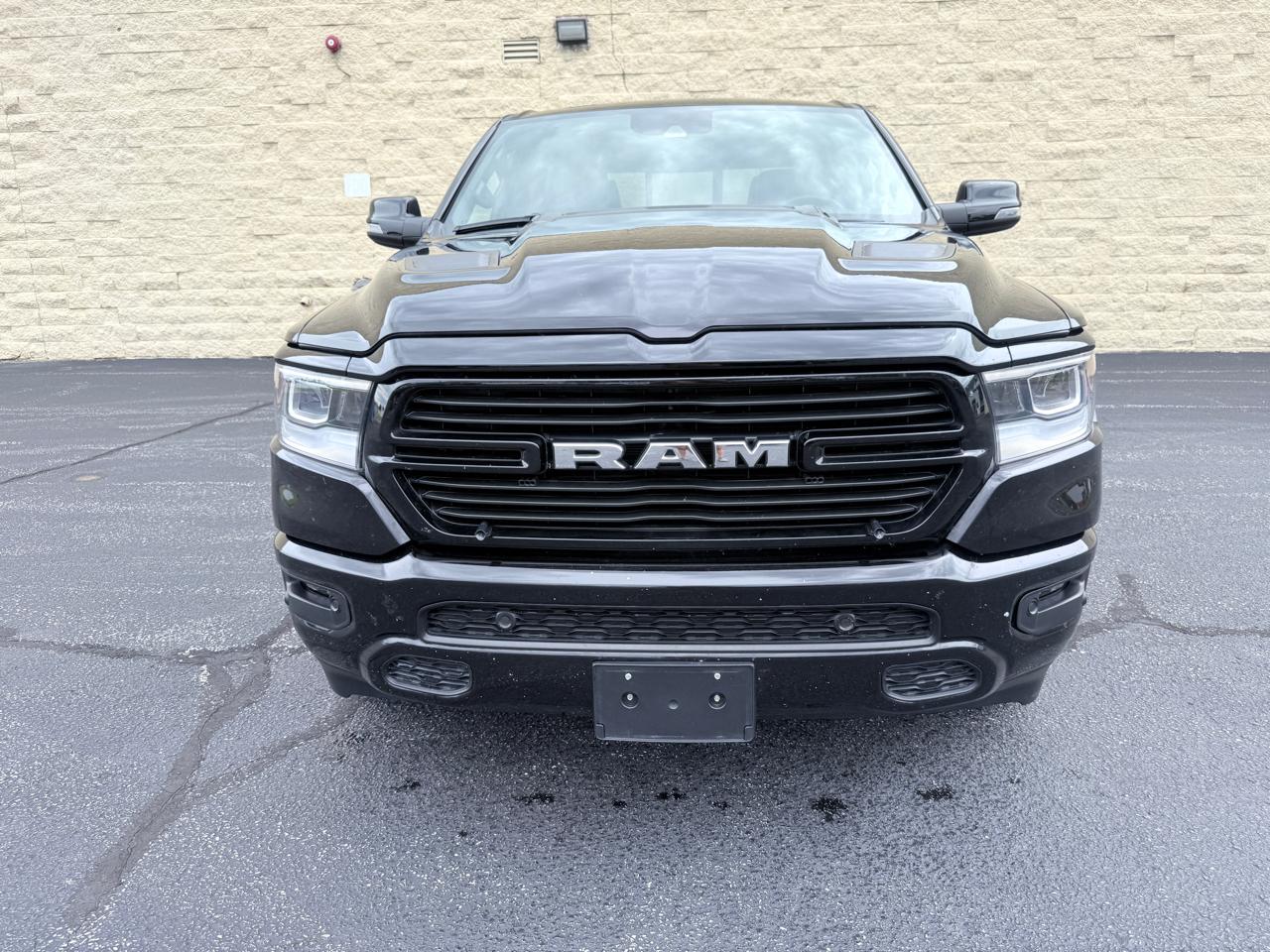 RAM 1500 Laramie Crew Cab SWB 4WD 2024