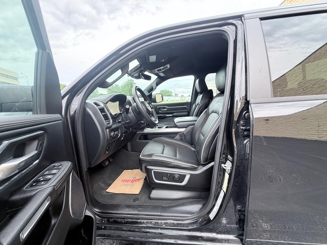 RAM 1500 Laramie Crew Cab SWB 4WD 2024