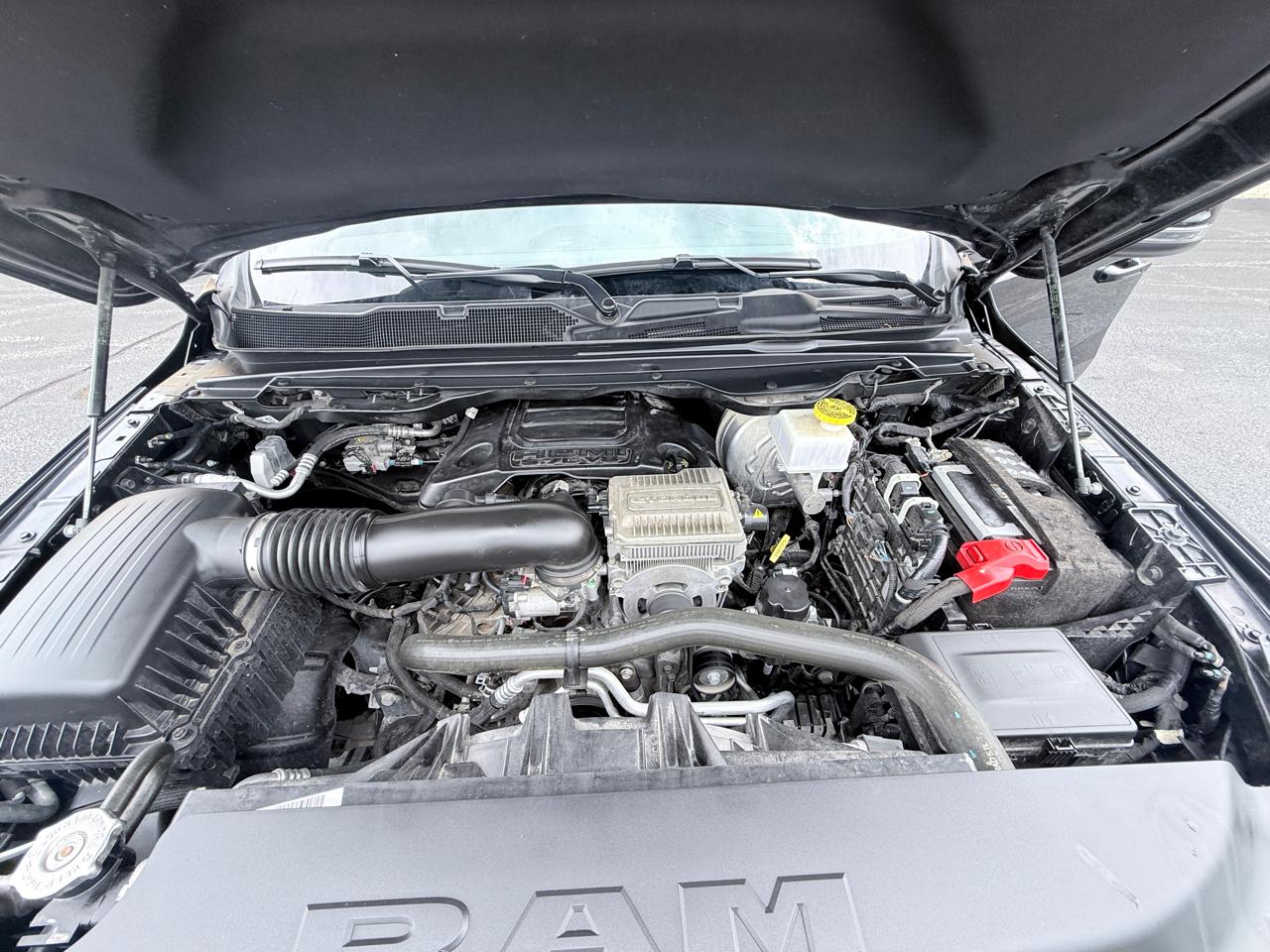 RAM 1500 Laramie Crew Cab SWB 4WD 2024