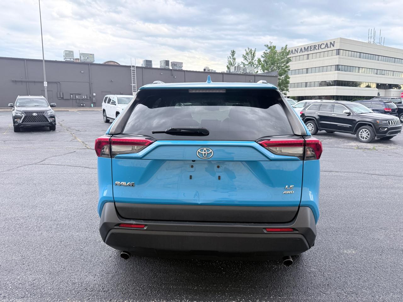 Toyota RAV4 LE AWD 2019