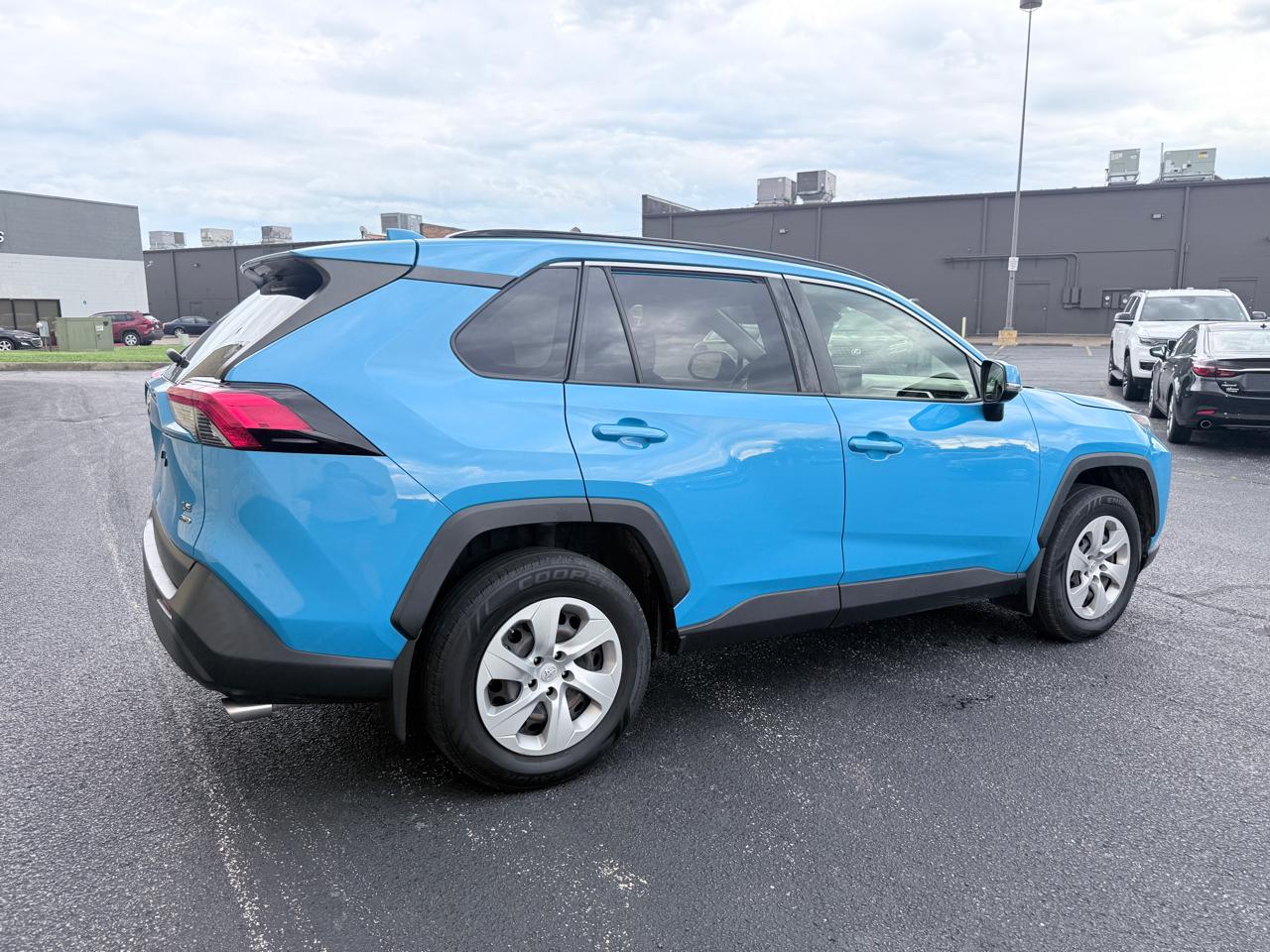 Toyota RAV4 LE AWD 2019