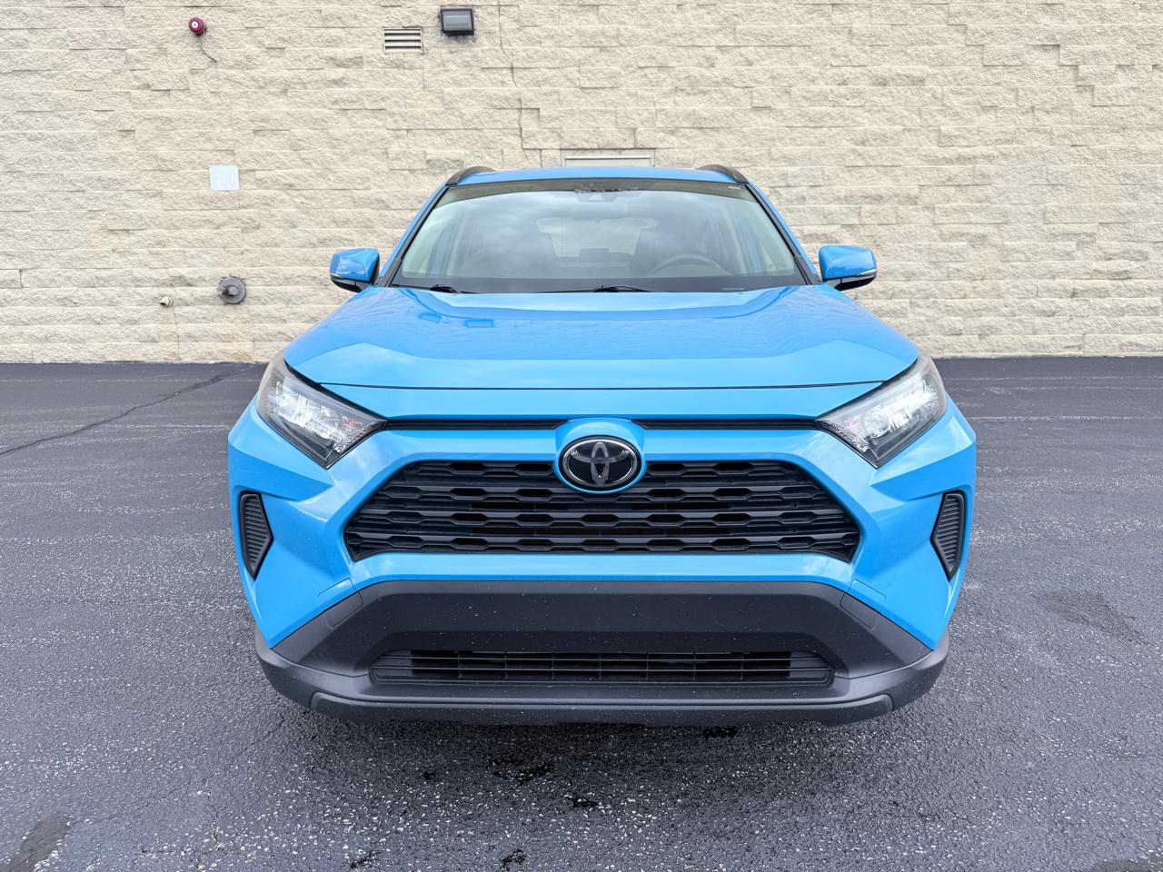 Toyota RAV4 LE AWD 2019