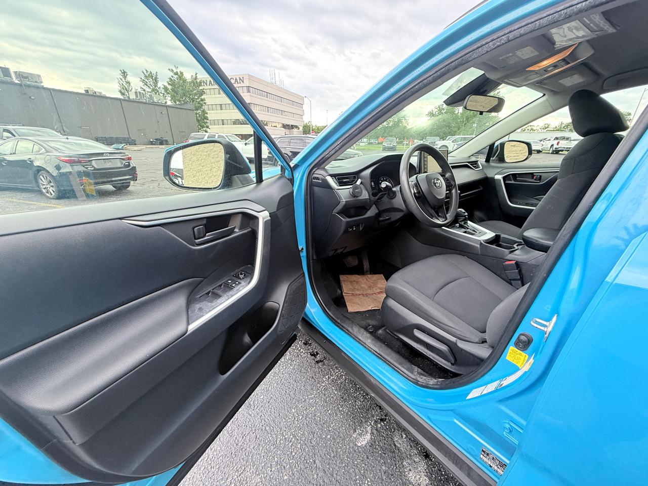 Toyota RAV4 LE AWD 2019