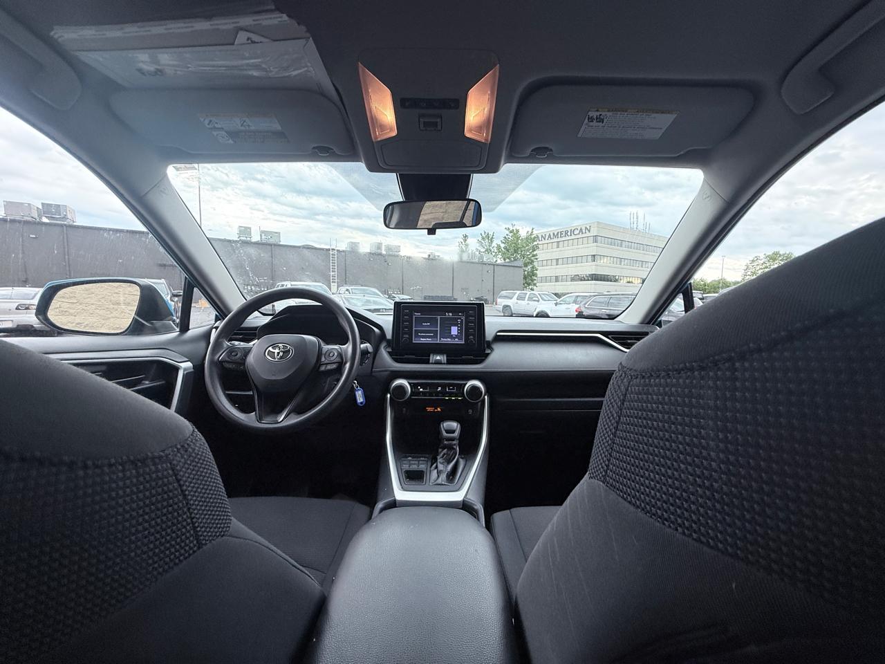 Toyota RAV4 LE AWD 2019