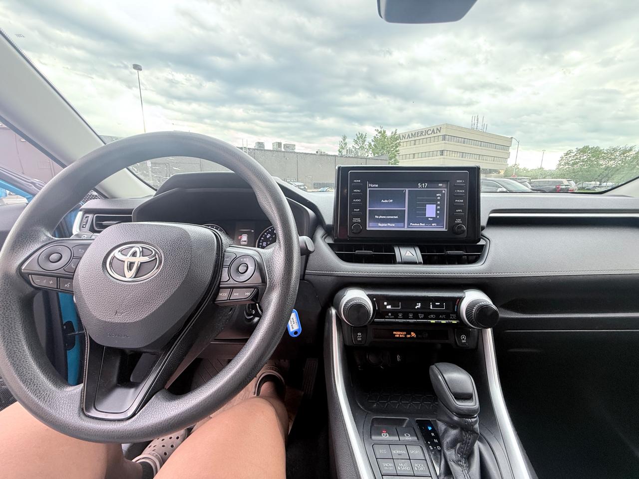 Toyota RAV4 LE AWD 2019