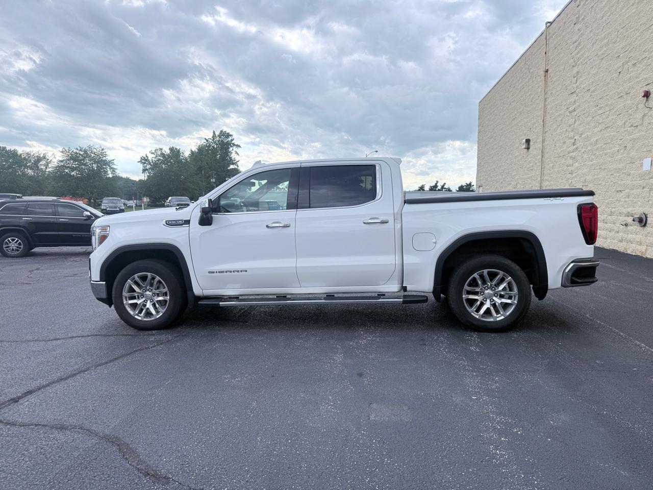 GMC Sierra 1500 Limited SLT Crew Cab Short Box 4WD 2022