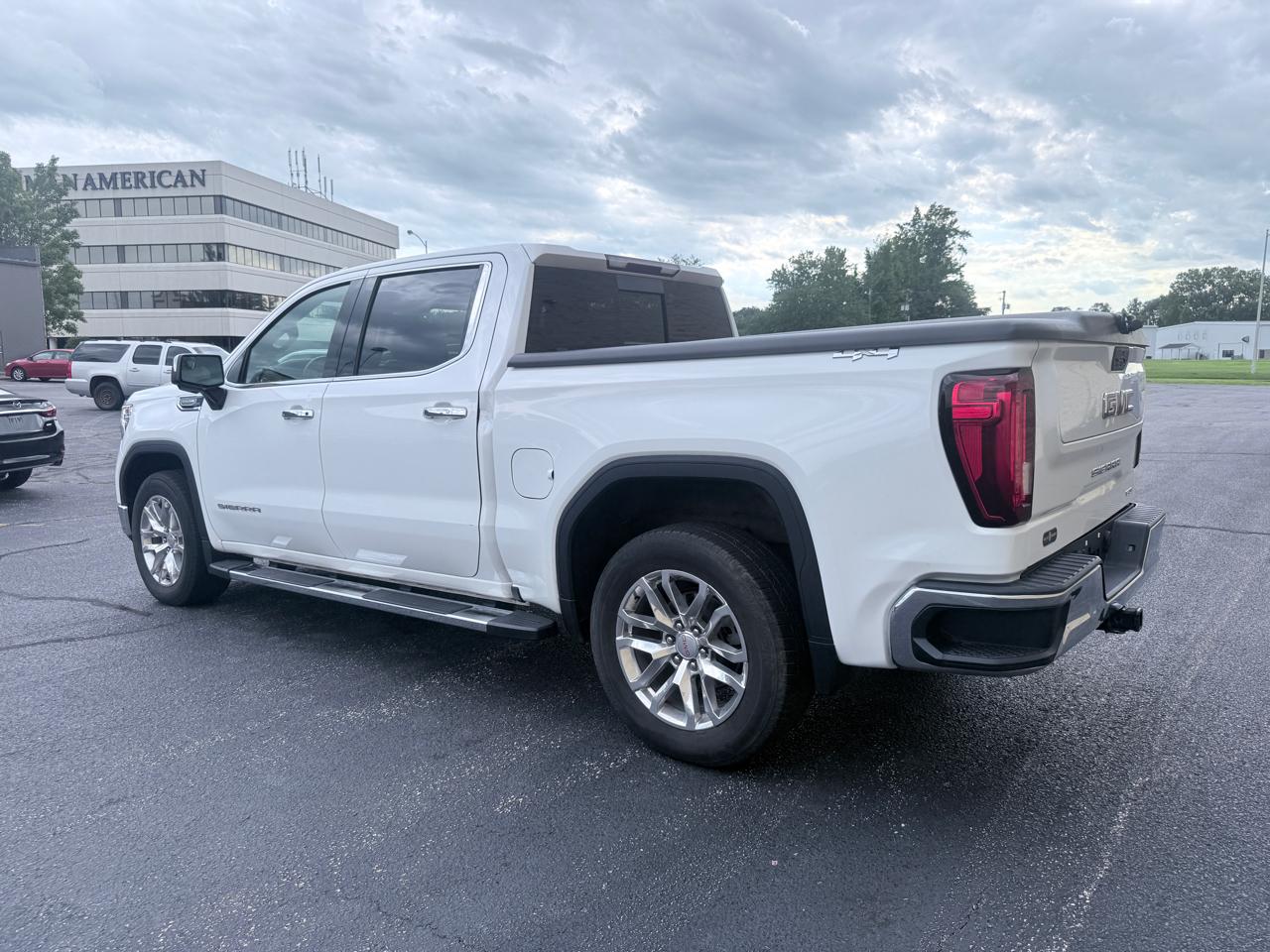 GMC Sierra 1500 Limited SLT Crew Cab Short Box 4WD 2022