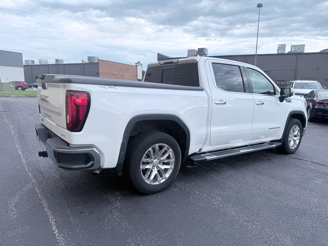 GMC Sierra 1500 Limited SLT Crew Cab Short Box 4WD 2022