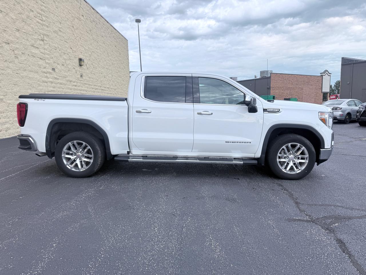 GMC Sierra 1500 Limited SLT Crew Cab Short Box 4WD 2022