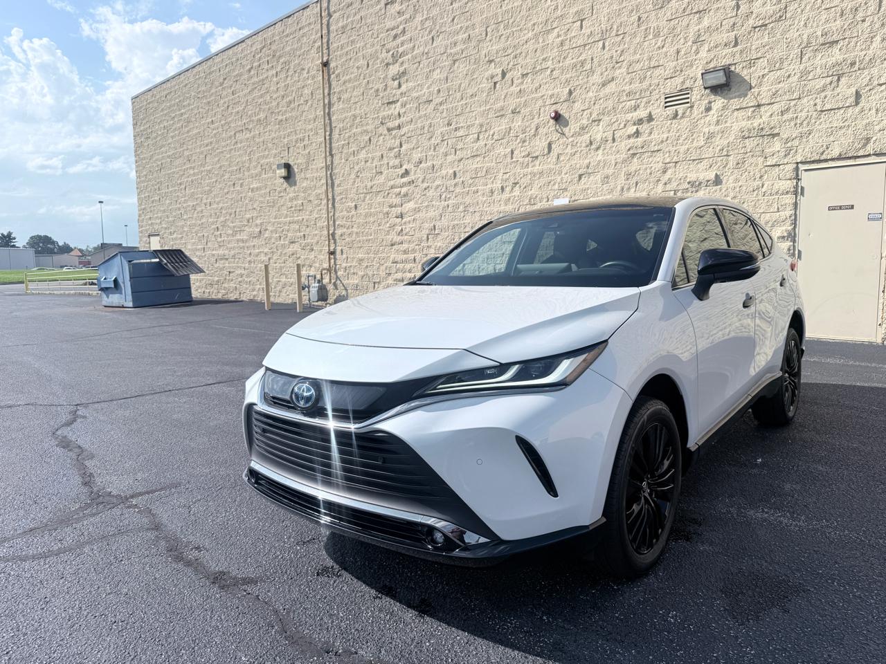 Toyota Venza LE 2023