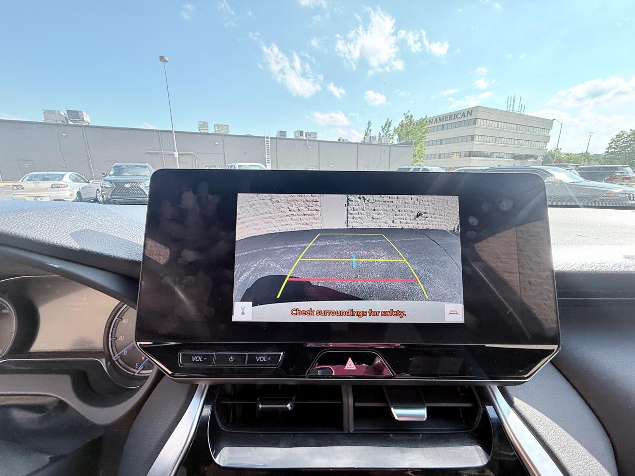Toyota Venza LE 2023