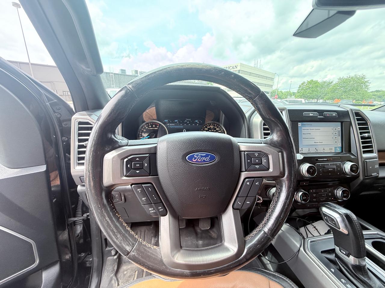 Ford F-150 Lariat SuperCrew 5.5-ft. Bed 4WD 2016