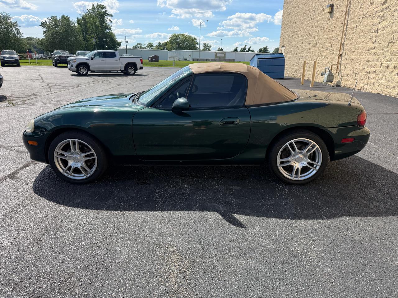 Mazda MX-5 Miata Base 2001