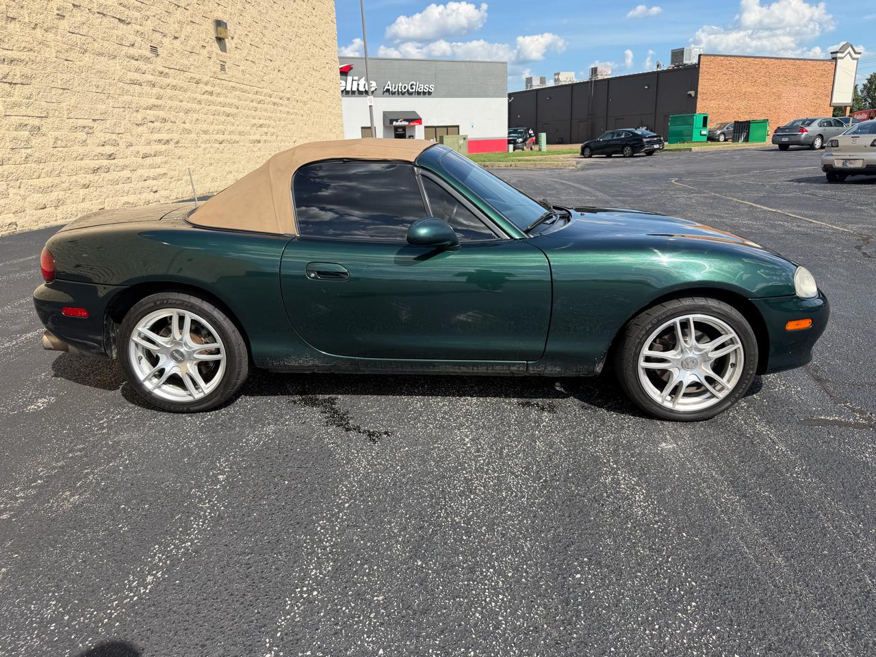 Mazda MX-5 Miata Base 2001