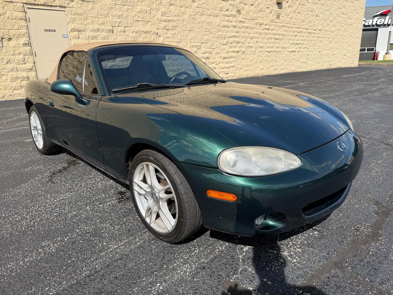 Mazda MX-5 Miata Base 2001
