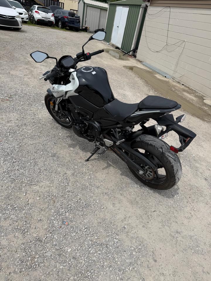 Kawasaki Z900  2022