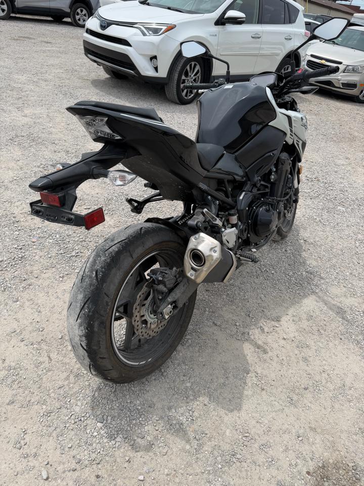 Kawasaki Z900  2022