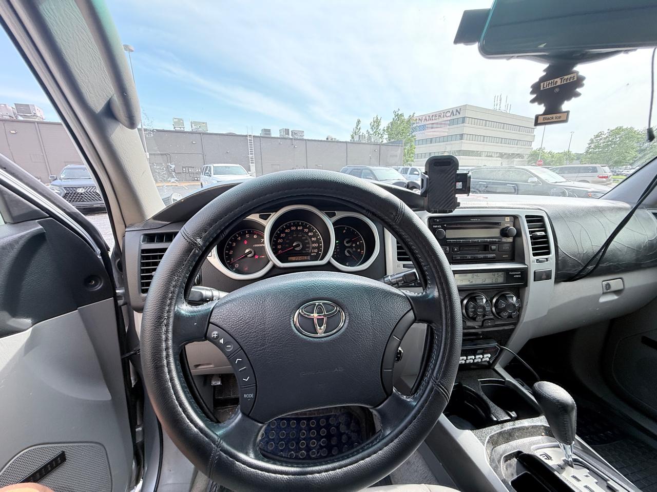 Toyota 4Runner Limited V8 2WD 2005