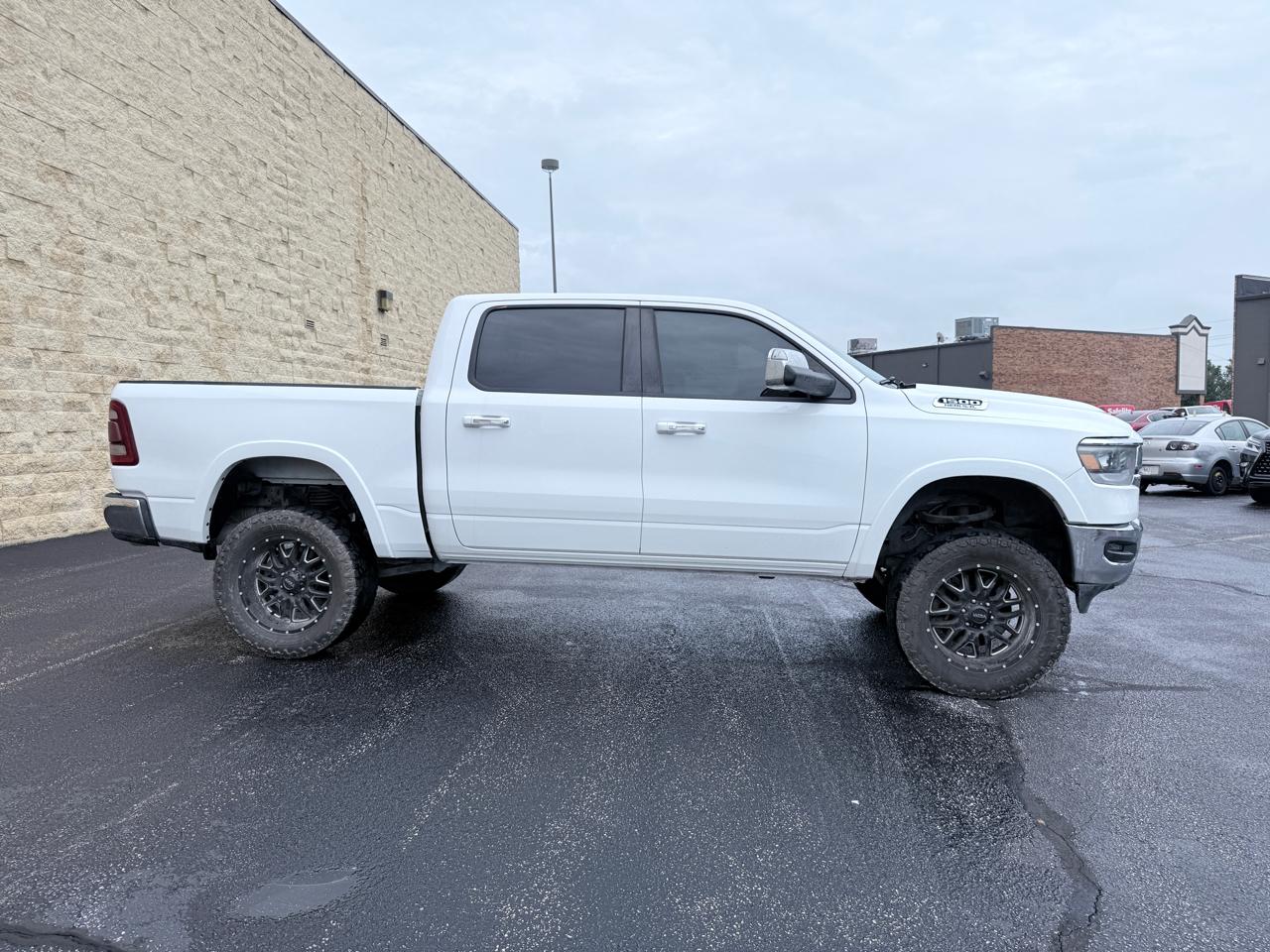 RAM 1500 Laramie Crew Cab SWB 4WD 2020