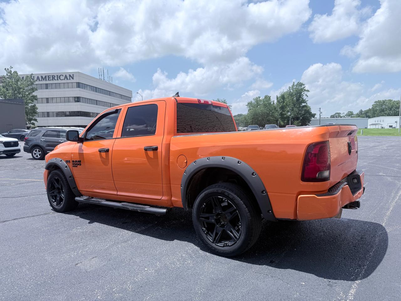 RAM 1500 Classic Tradesman Crew Cab SWB 4WD 2019