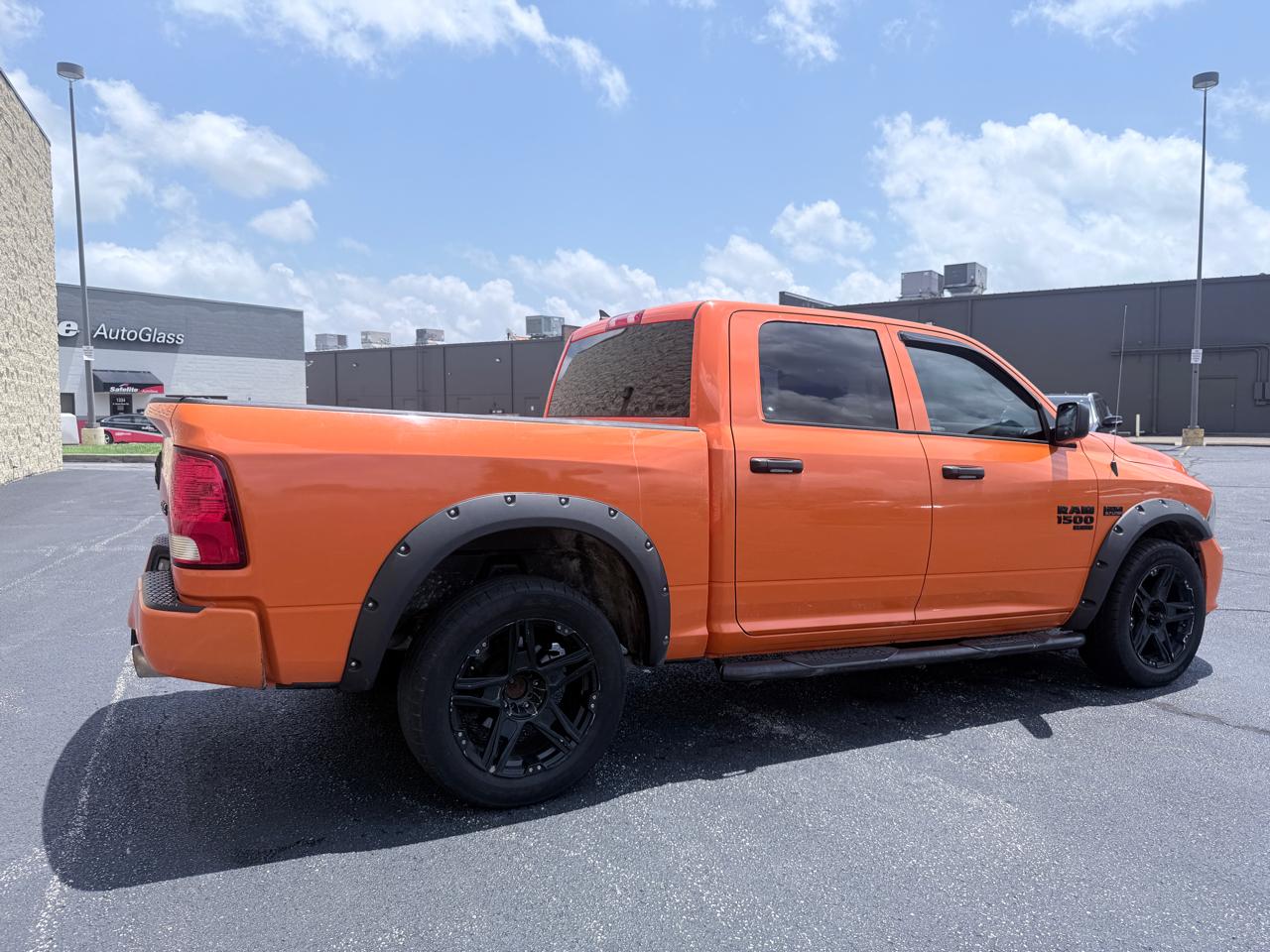 RAM 1500 Classic Tradesman Crew Cab SWB 4WD 2019
