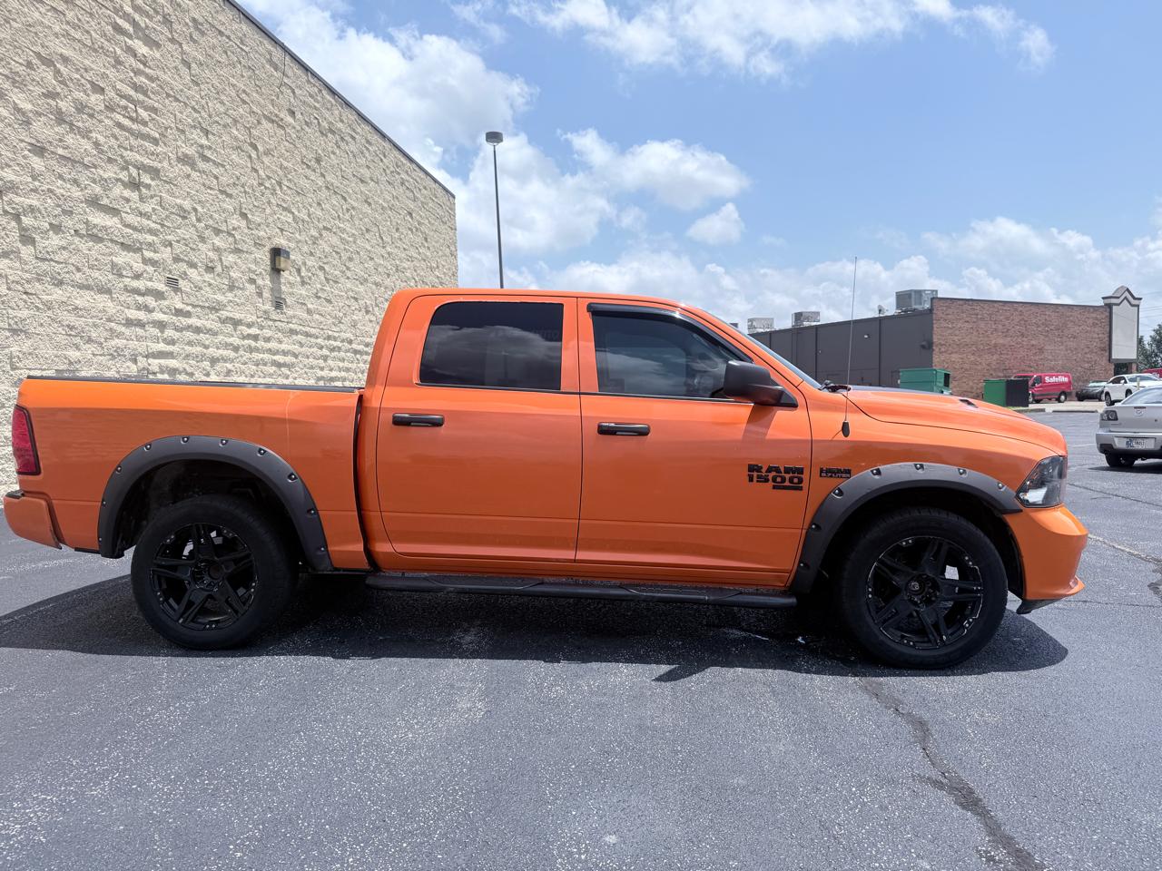 RAM 1500 Classic Tradesman Crew Cab SWB 4WD 2019