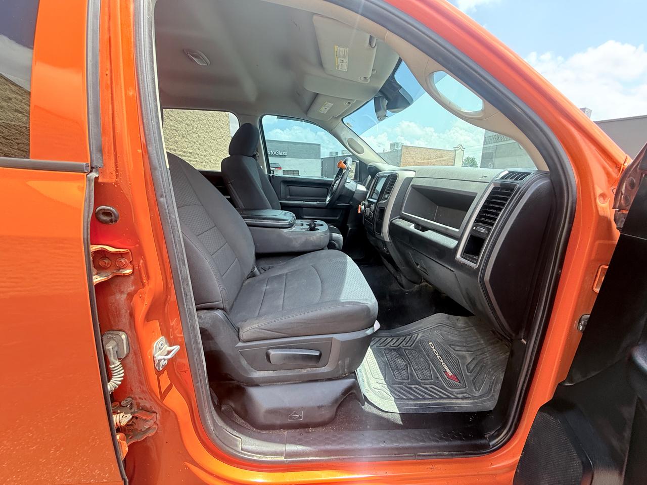 RAM 1500 Classic Tradesman Crew Cab SWB 4WD 2019