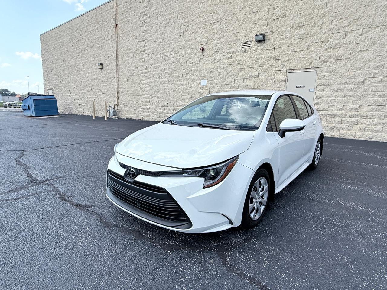 Toyota Corolla LE 2024