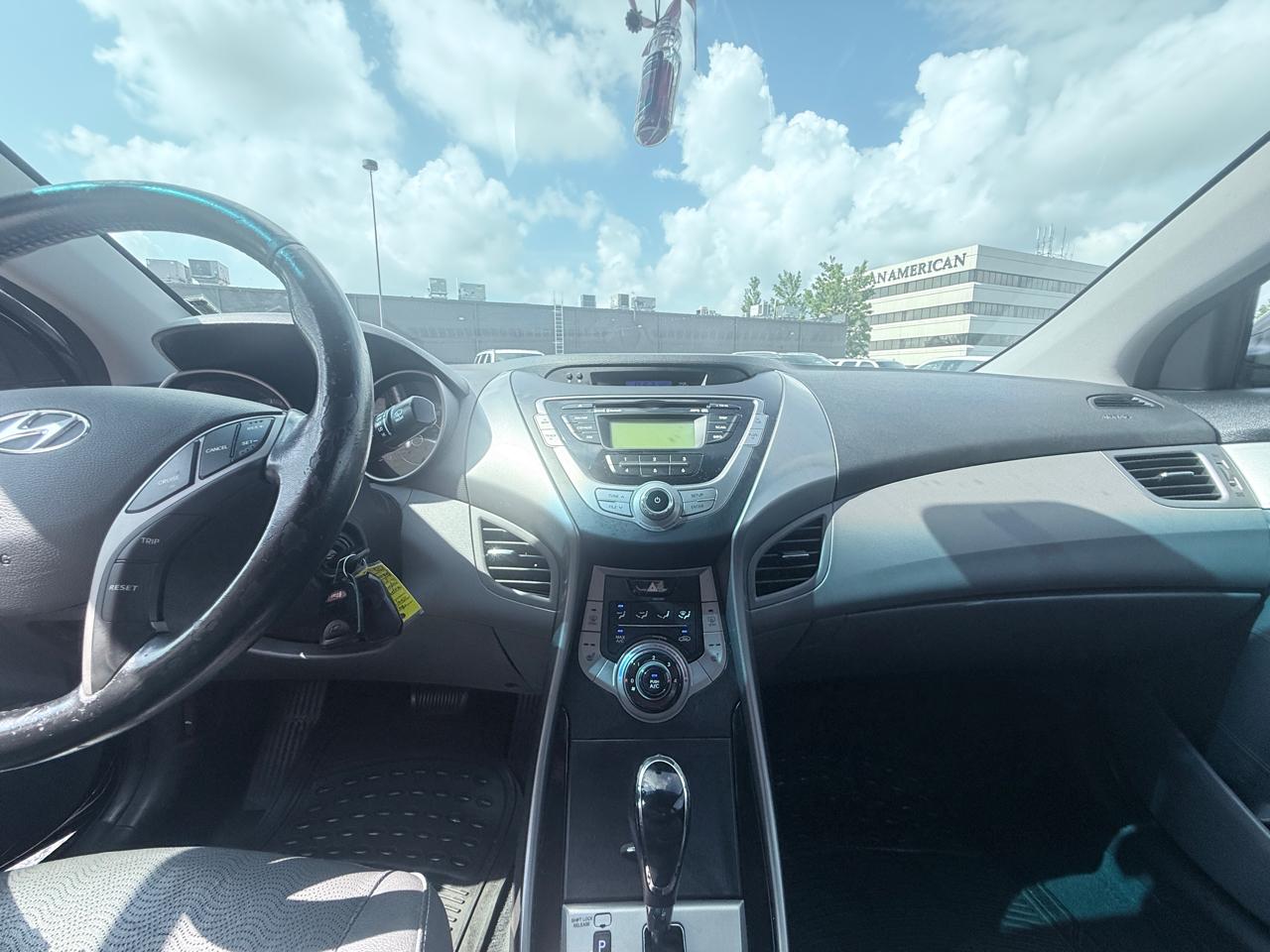 Hyundai Elantra Limited 2013