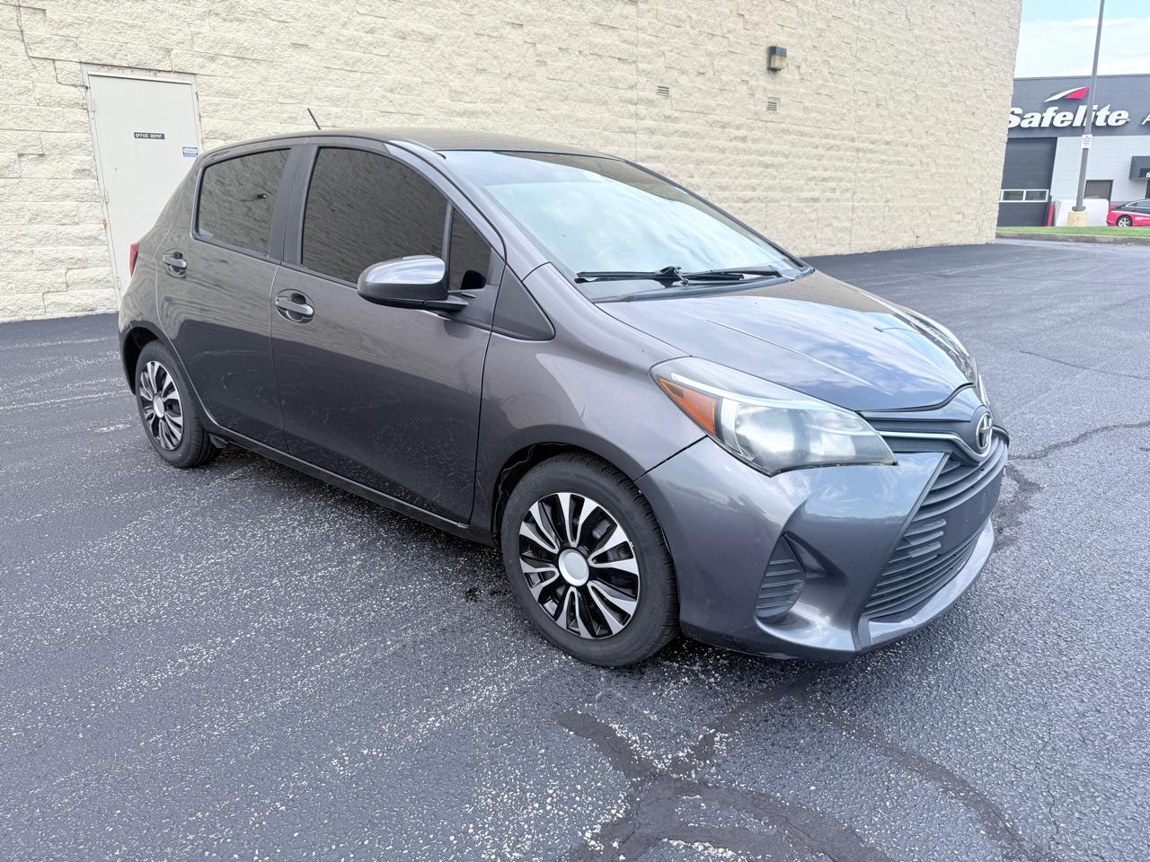 Toyota Yaris LE 5-Door AT 2017