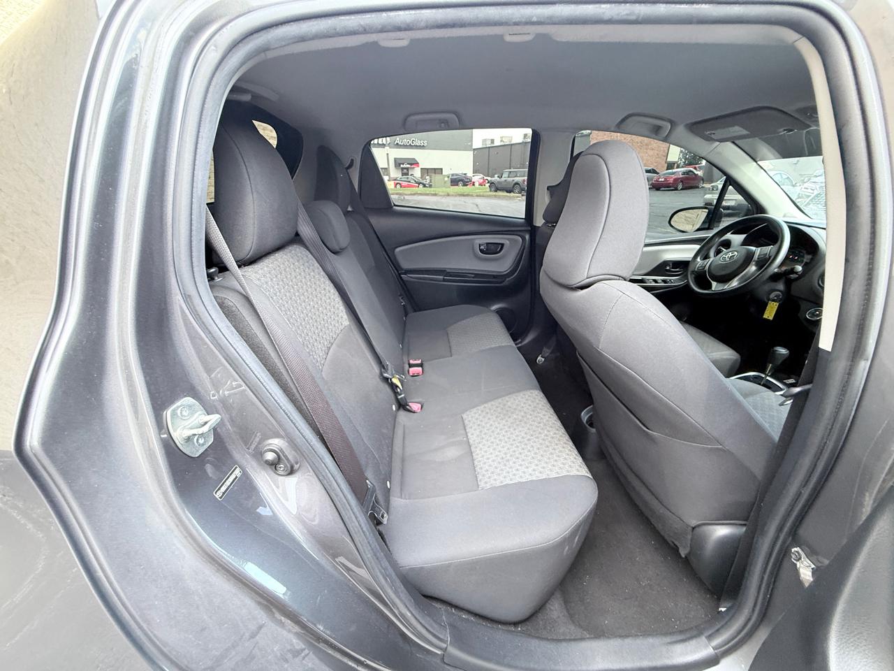 Toyota Yaris LE 5-Door AT 2017