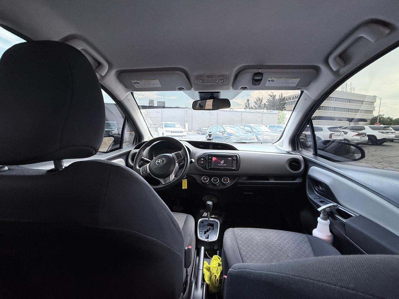Toyota Yaris LE 5-Door AT 2017