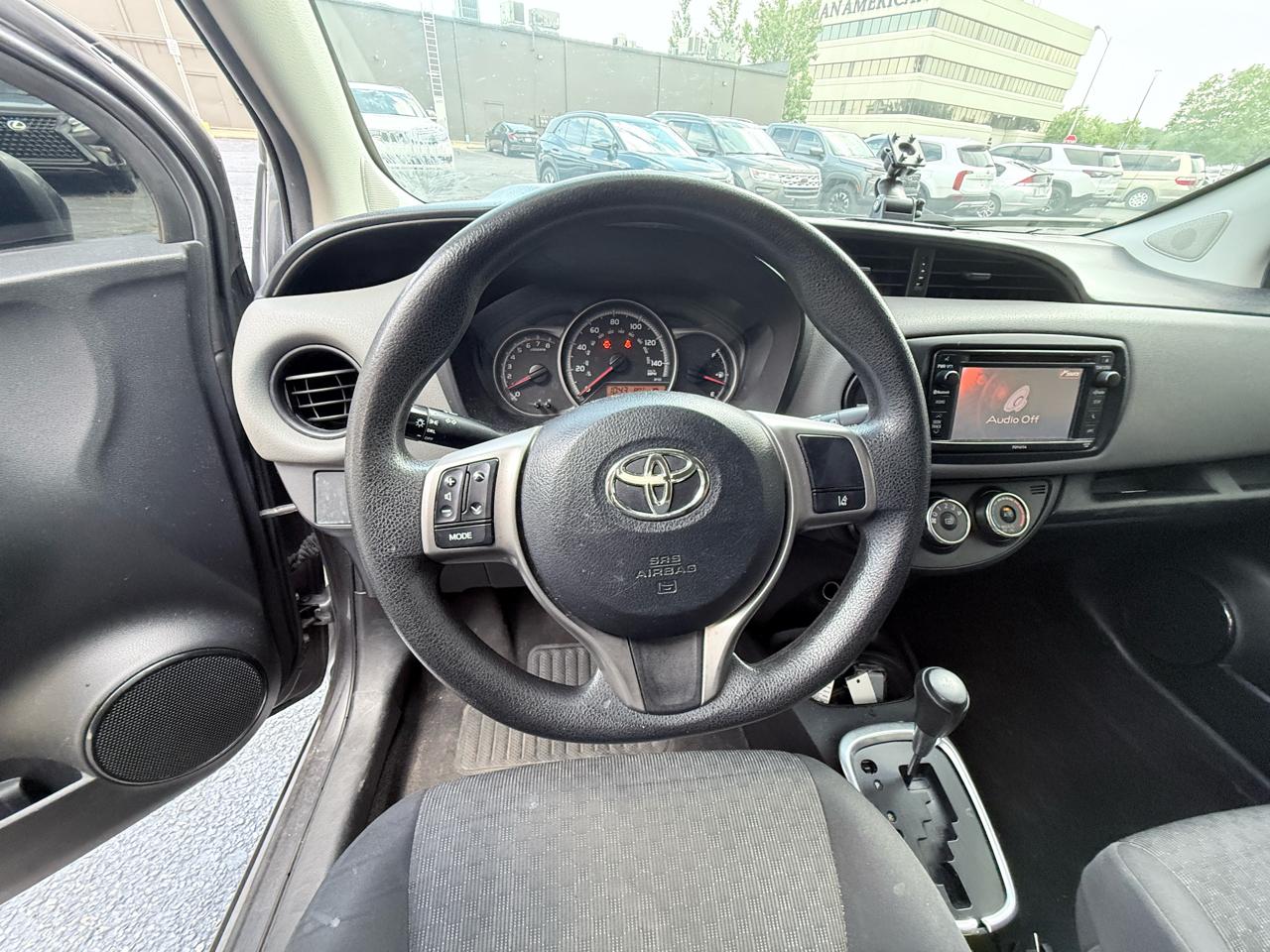 Toyota Yaris LE 5-Door AT 2017