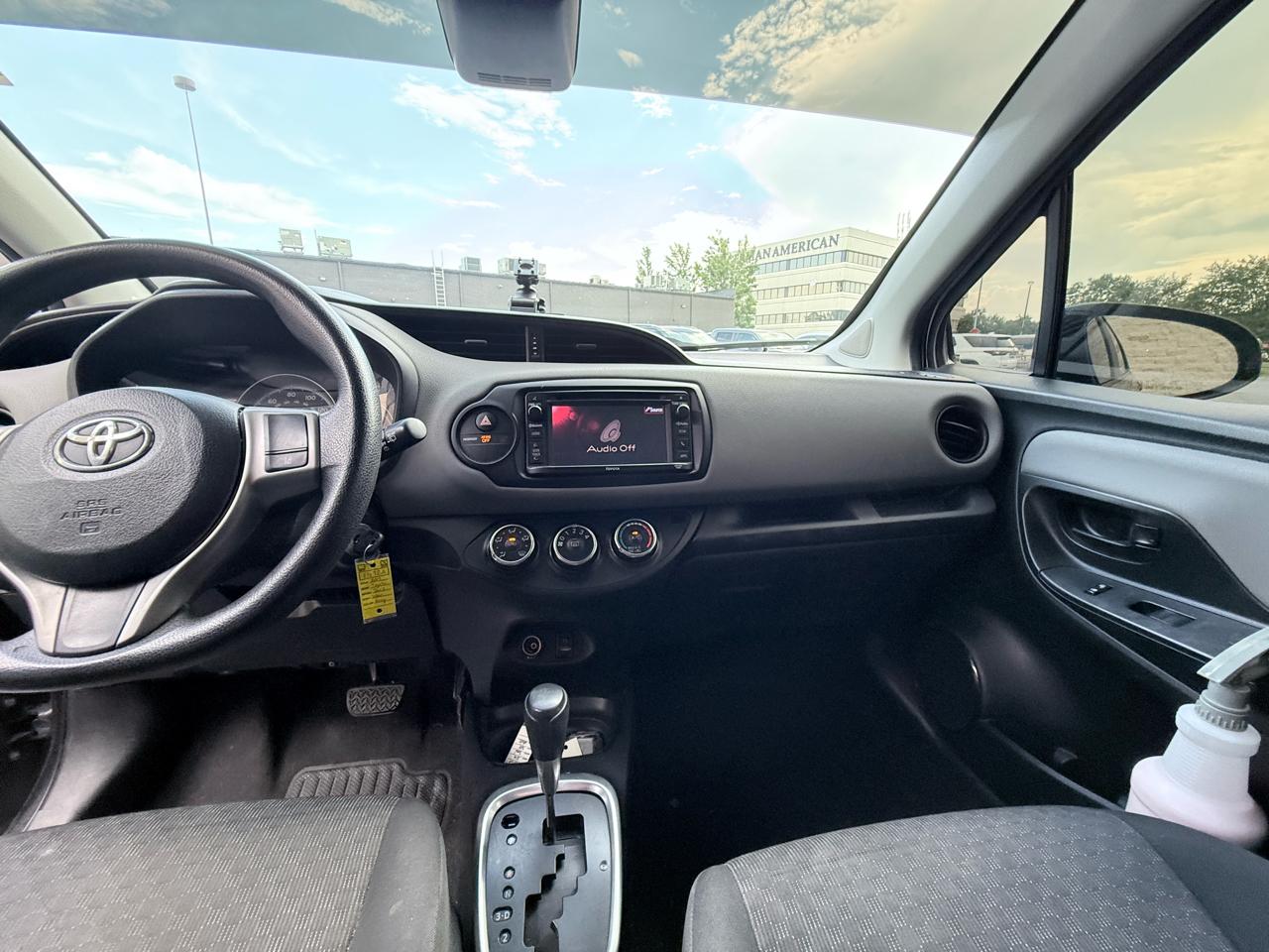 Toyota Yaris LE 5-Door AT 2017