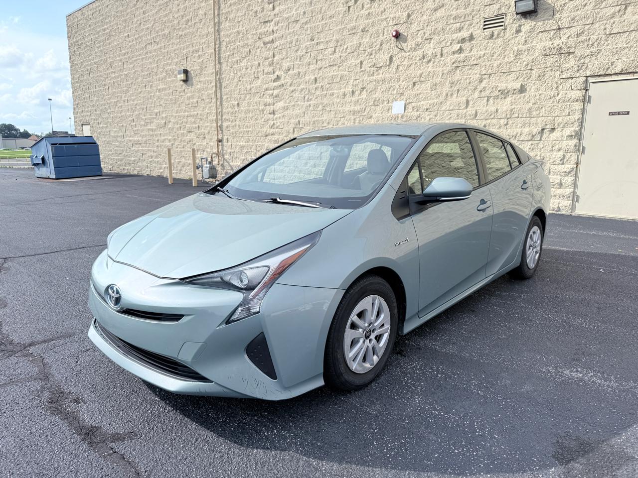 Toyota Prius Two 2016