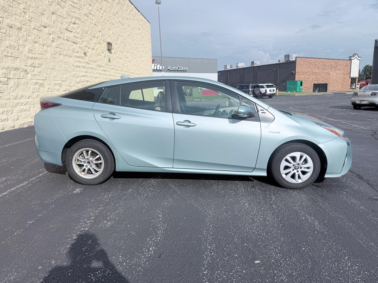 Toyota Prius Two 2016