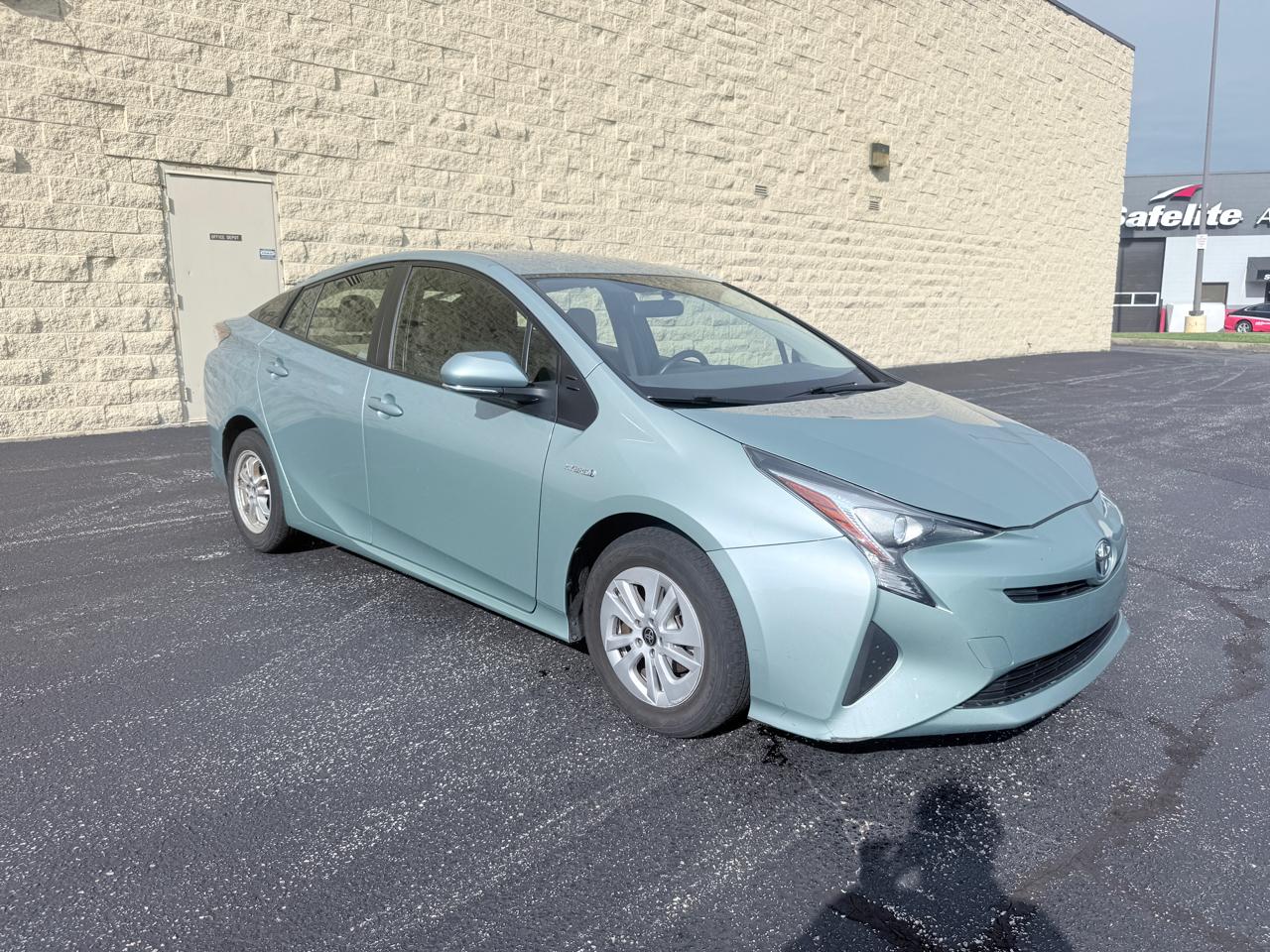 Toyota Prius Two 2016
