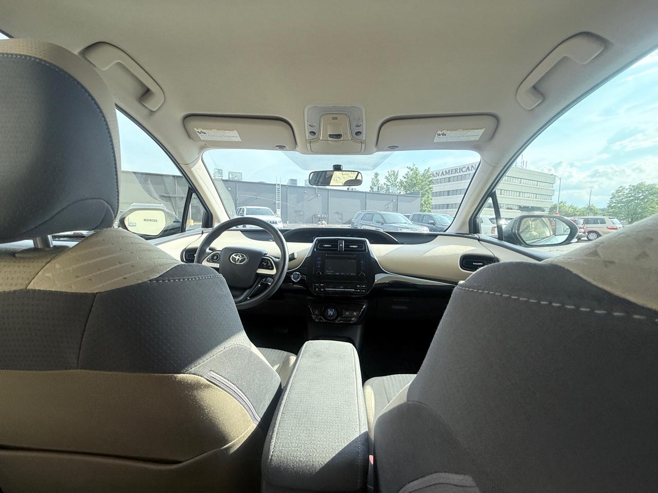 Toyota Prius Two 2016