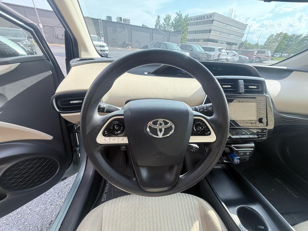 Toyota Prius Two 2016