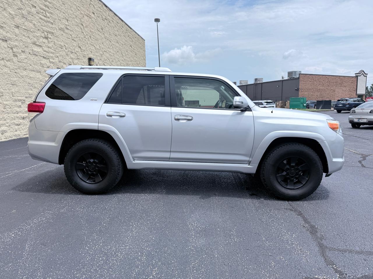 Toyota 4Runner SR5 4WD 2013