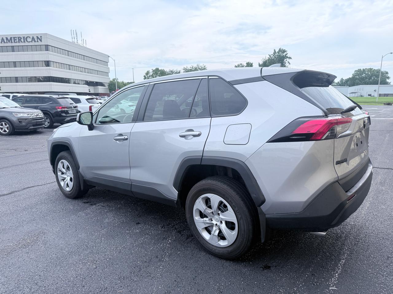 Toyota RAV4 LE AWD 2024