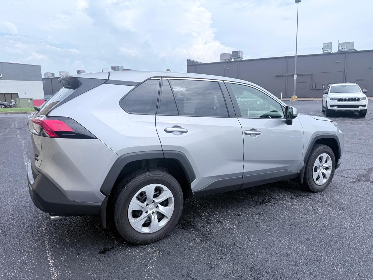 Toyota RAV4 LE AWD 2024