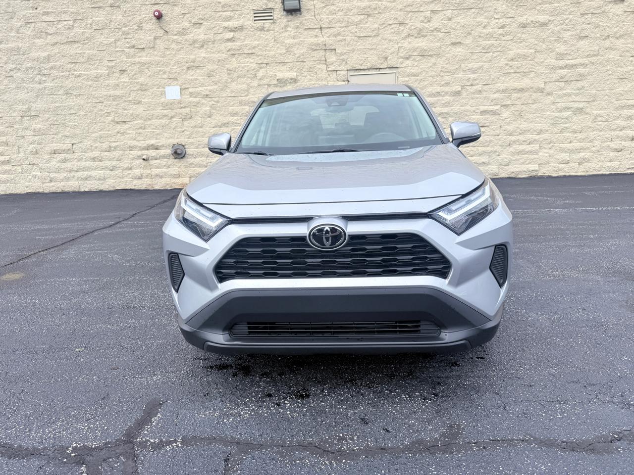 Toyota RAV4 LE AWD 2024