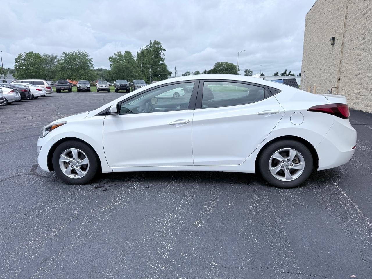 Hyundai Elantra SE 6AT 2015