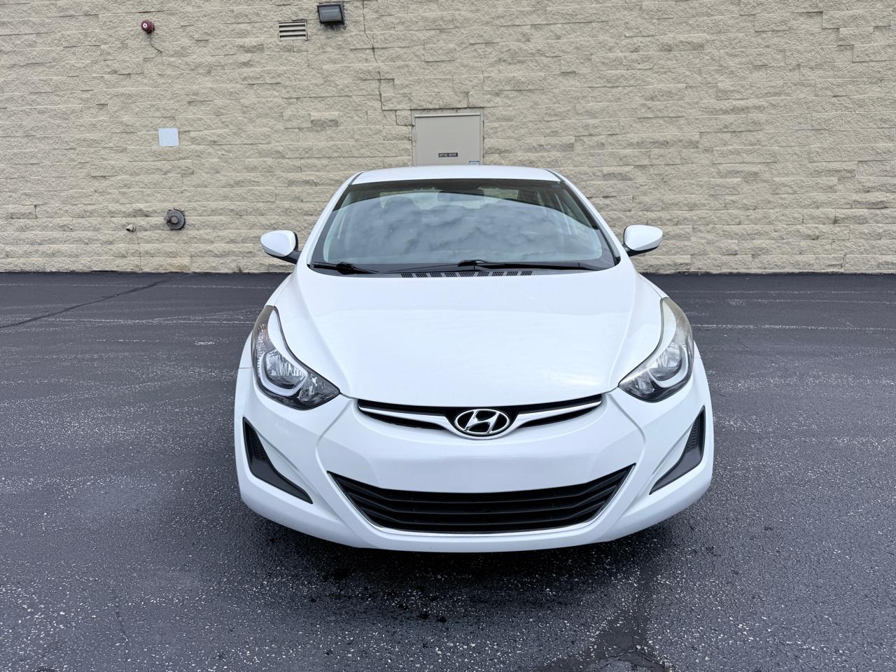 Hyundai Elantra SE 6AT 2015